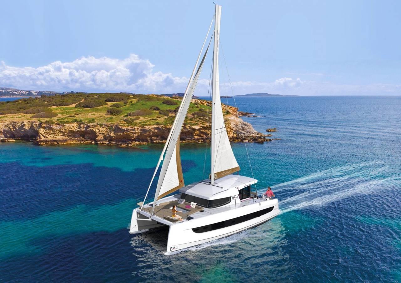 Bali Catsmart af Hellenic Yachting i Perigiali