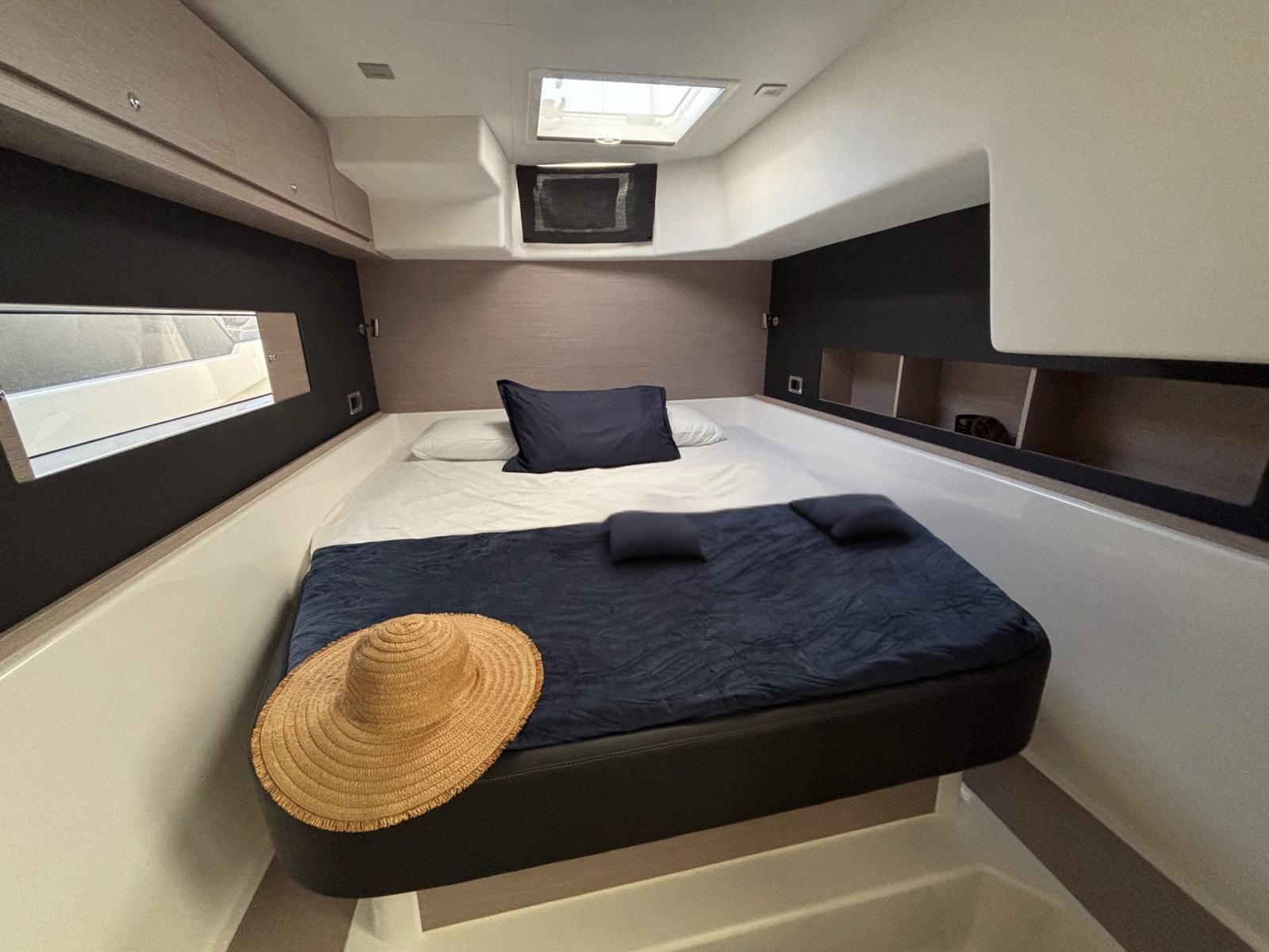 Dufour 48 Catamaran de A Toda Vela Charter en San Antonio de Portmany