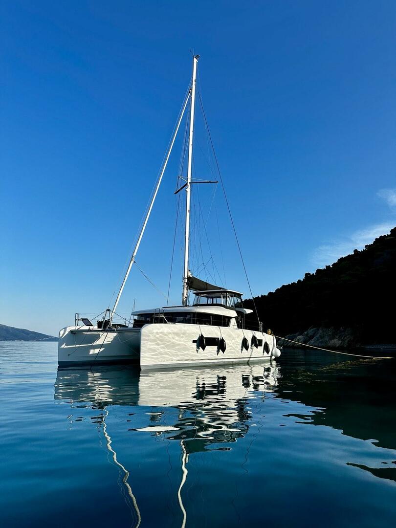 Lagoon 42 from Passion Yachting in Paros
