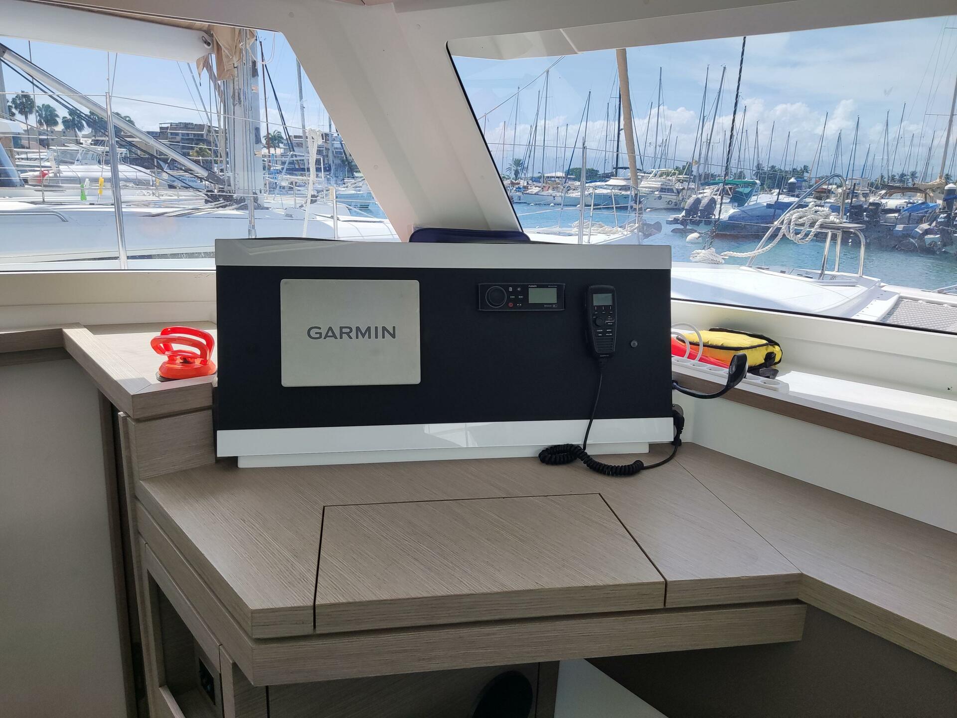 Fountaine Pajot Lucia 40 av Dream Yacht Charter i Pointe-à-Pitre