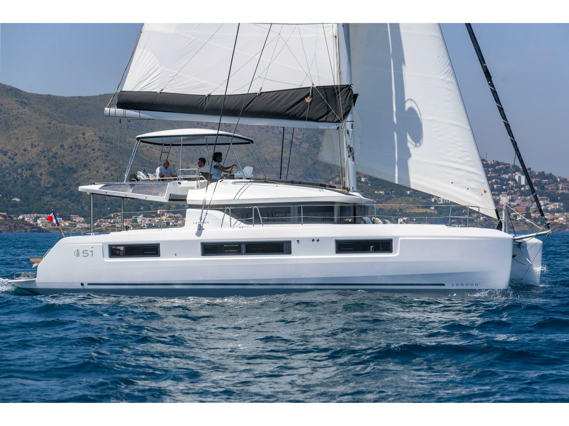 Lagoon 51  A/C & GEN & WM from Istion Yachting in Athens