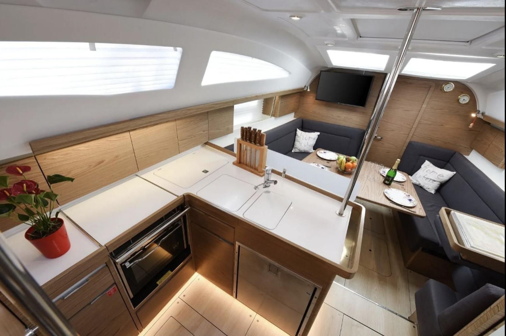 Elan Impression 40 della Sailhunt a Sutomišćica