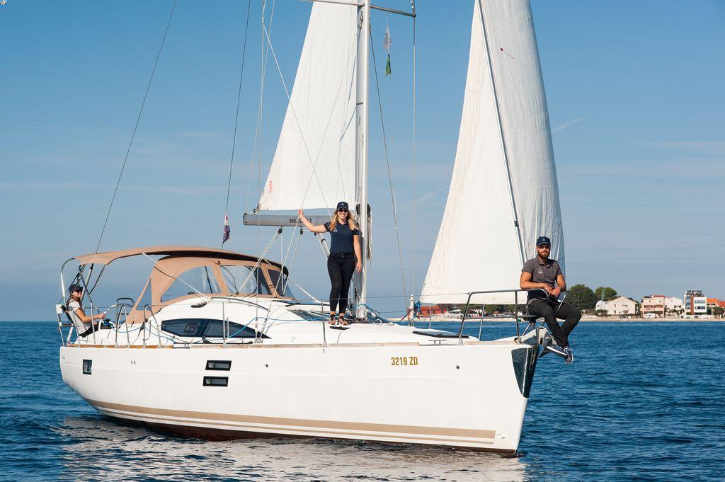 Elan Impression 40 de Bruneko Charter en Zadar