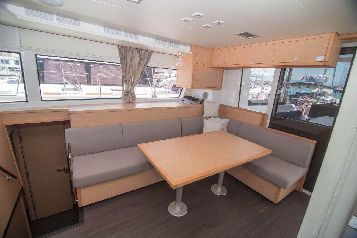 Lagoon 52 F par Navigare Yachting à Providence