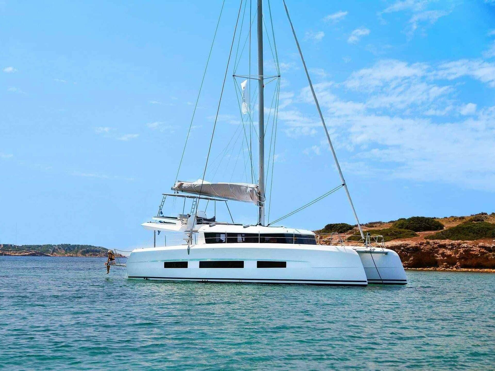 Dufour 48 Catamaran av Marina Yacht Charter i Olbia