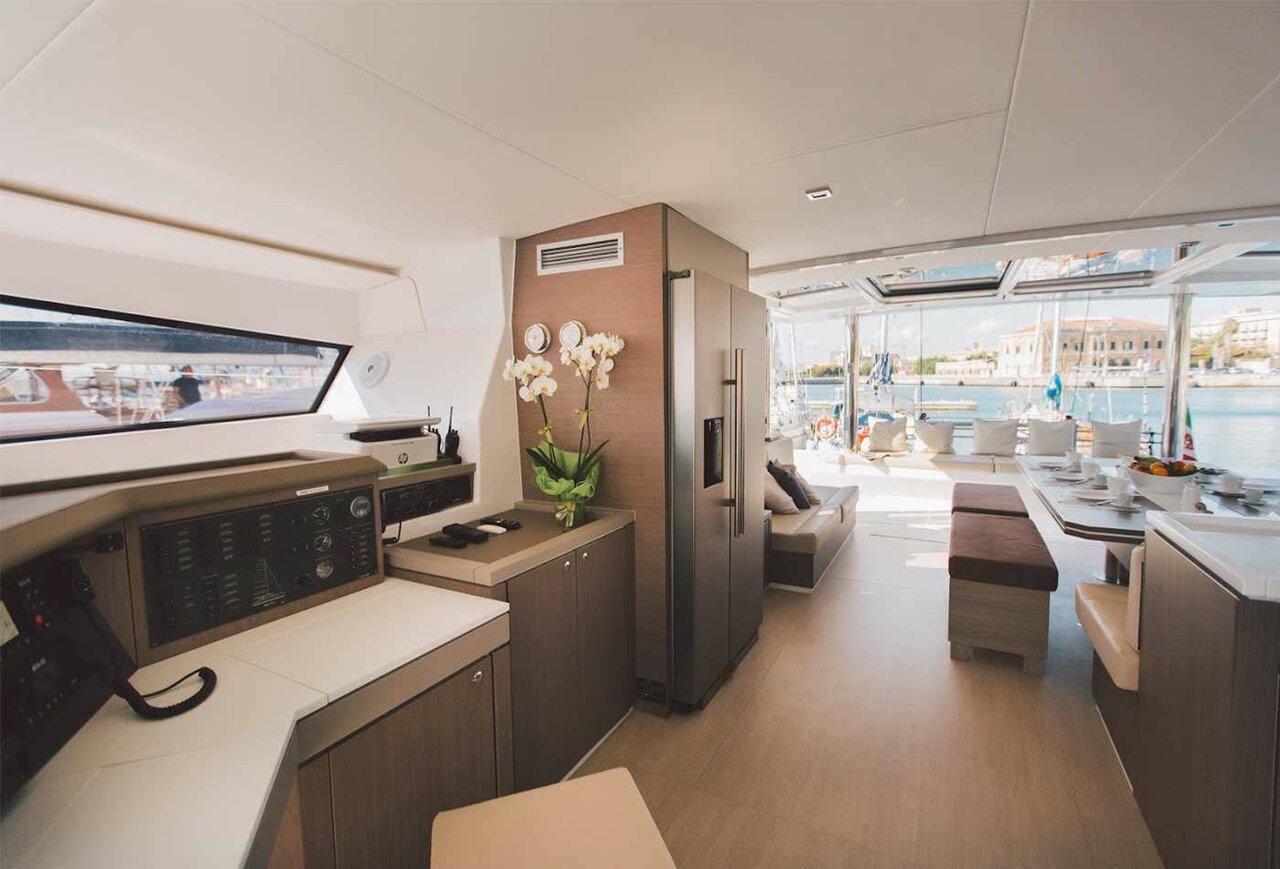 Bali 5.4 de Sea Land Yacht Charter en Sicilia