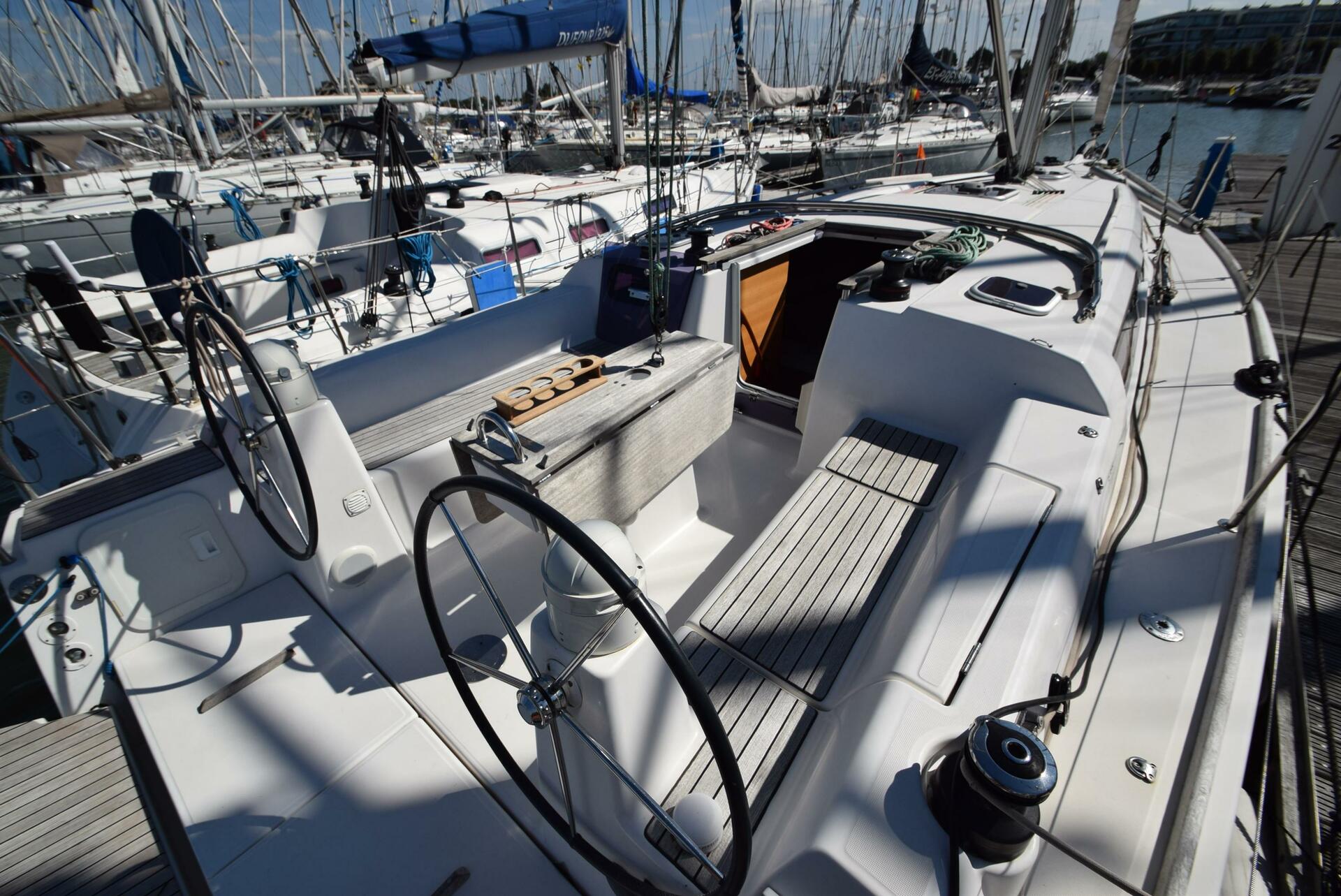 Dufour 335 Grand Large de Westsails Yacht Charter en Nieuwpoort
