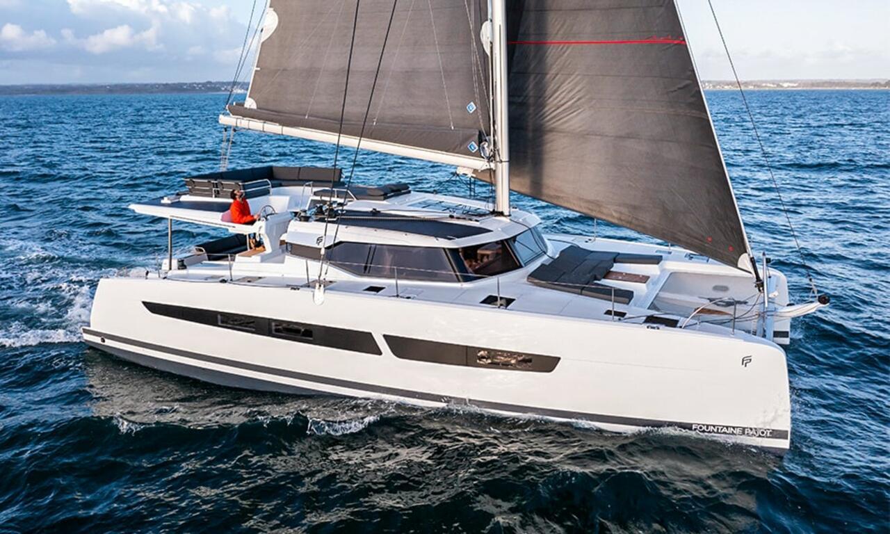 Fountaine Pajot Aura 51 från BVI Yacht Charters i Tortola