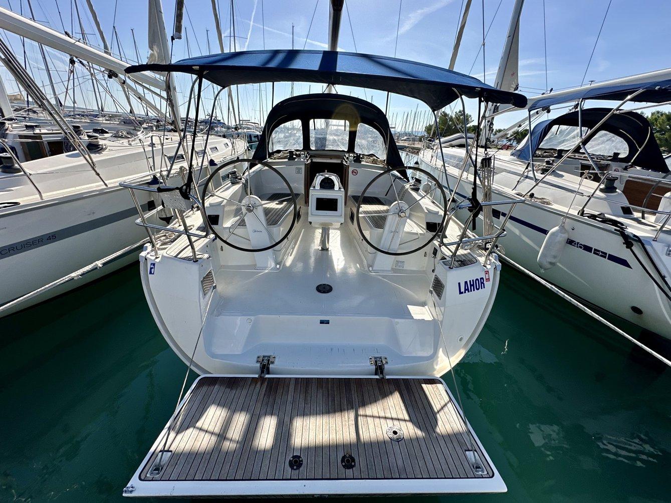 Bavaria 37 Cruiser from Adventure Charter in Sukošan