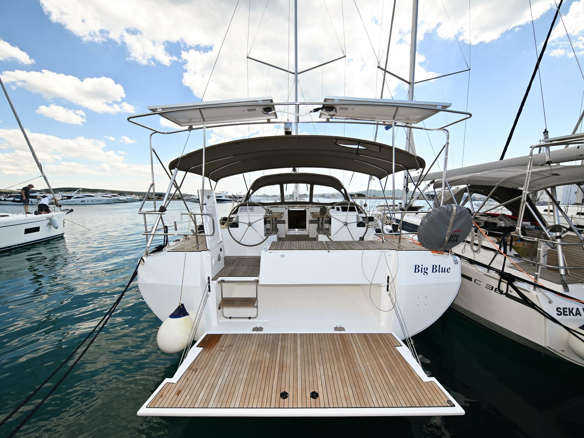 Bavaria C50 da Navigo Yacht Charter em Sukošan