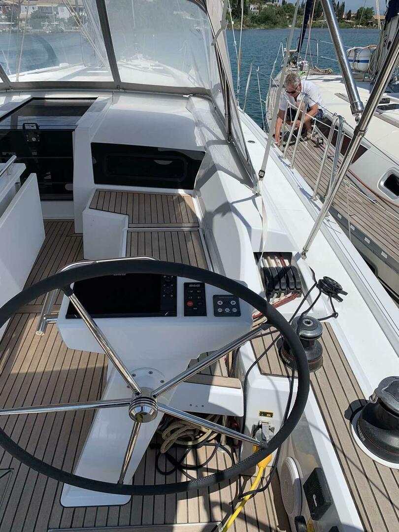 Oceanis 46.1 della Aiolos Zante a Zante