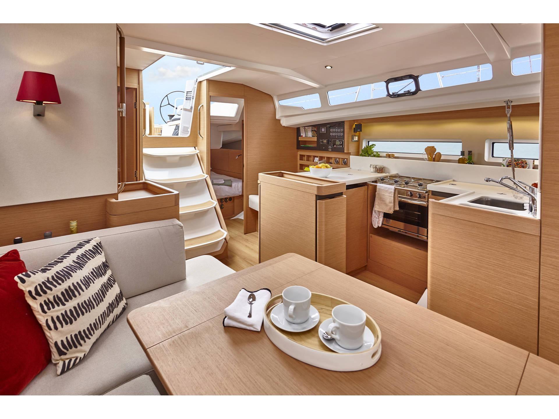 Sun Odyssey 440 av Athenian Yachts i Piso Livadi
