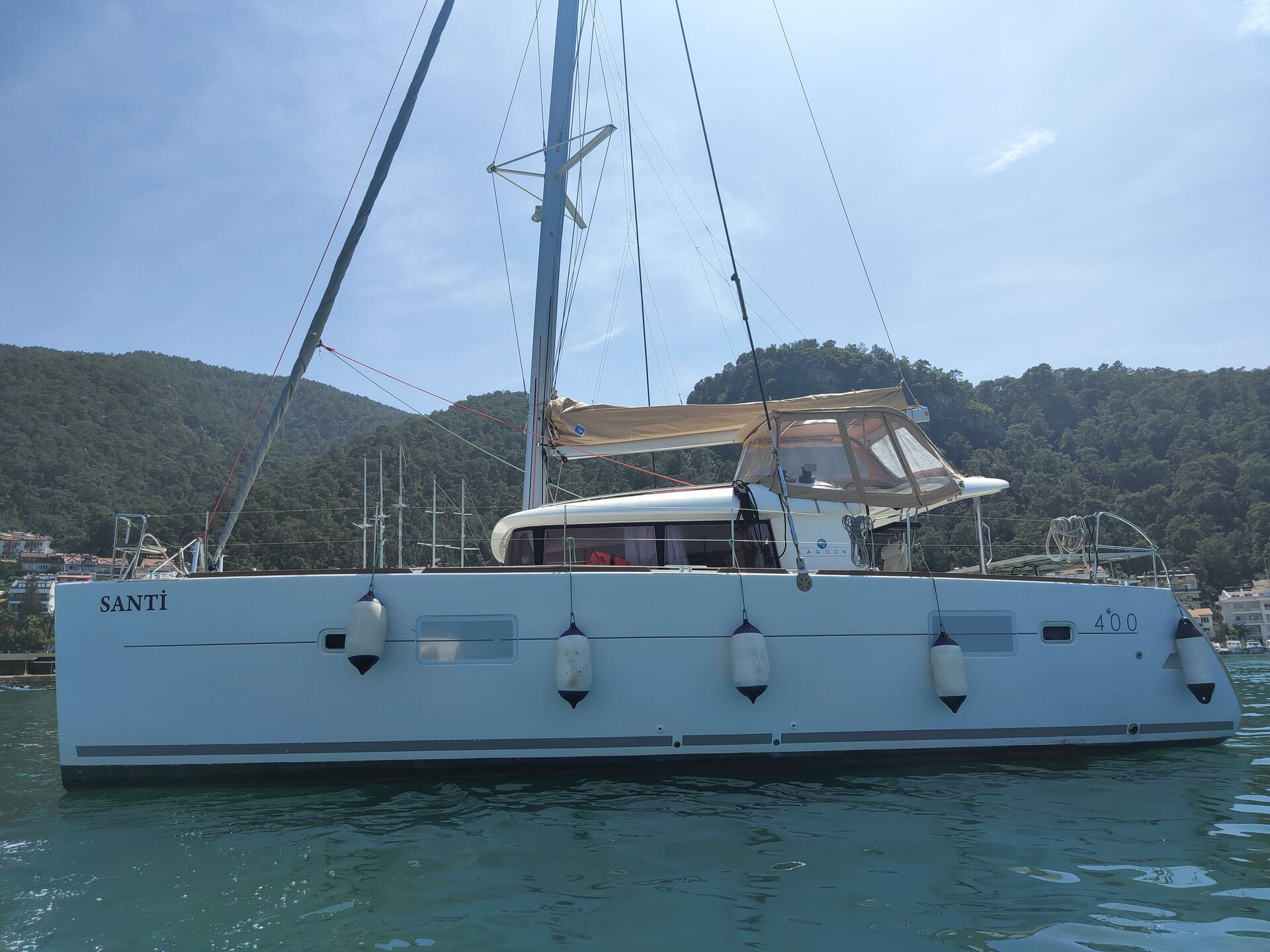 Lagoon 400 van One Yacht Charter in Fethiye