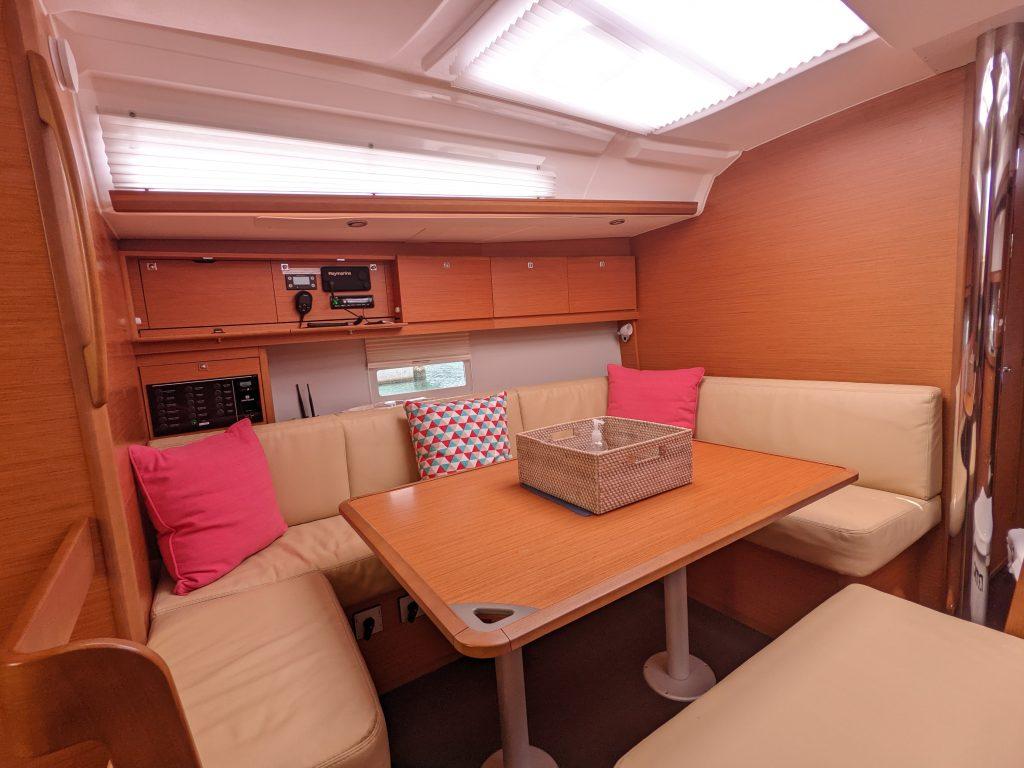 Dufour 430 yritykseltä Waypoints Yacht Charters Tortolassa