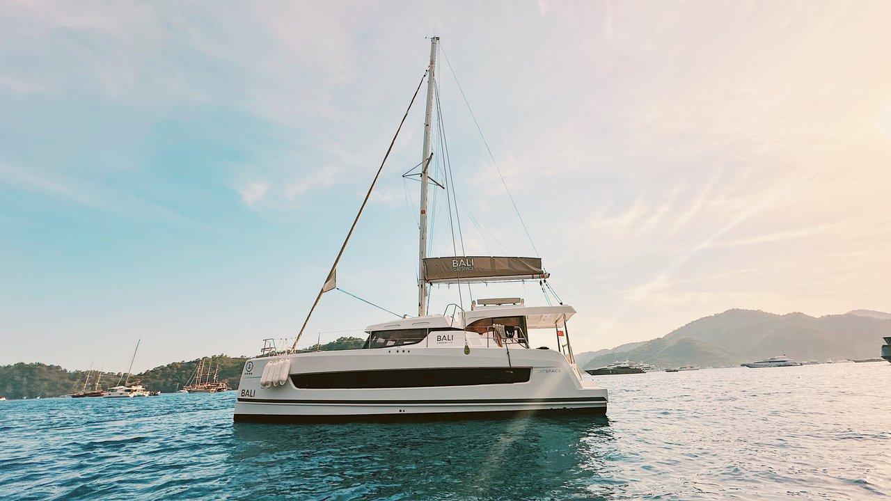 Bali Catspace av Jomo Yachting i Göcek