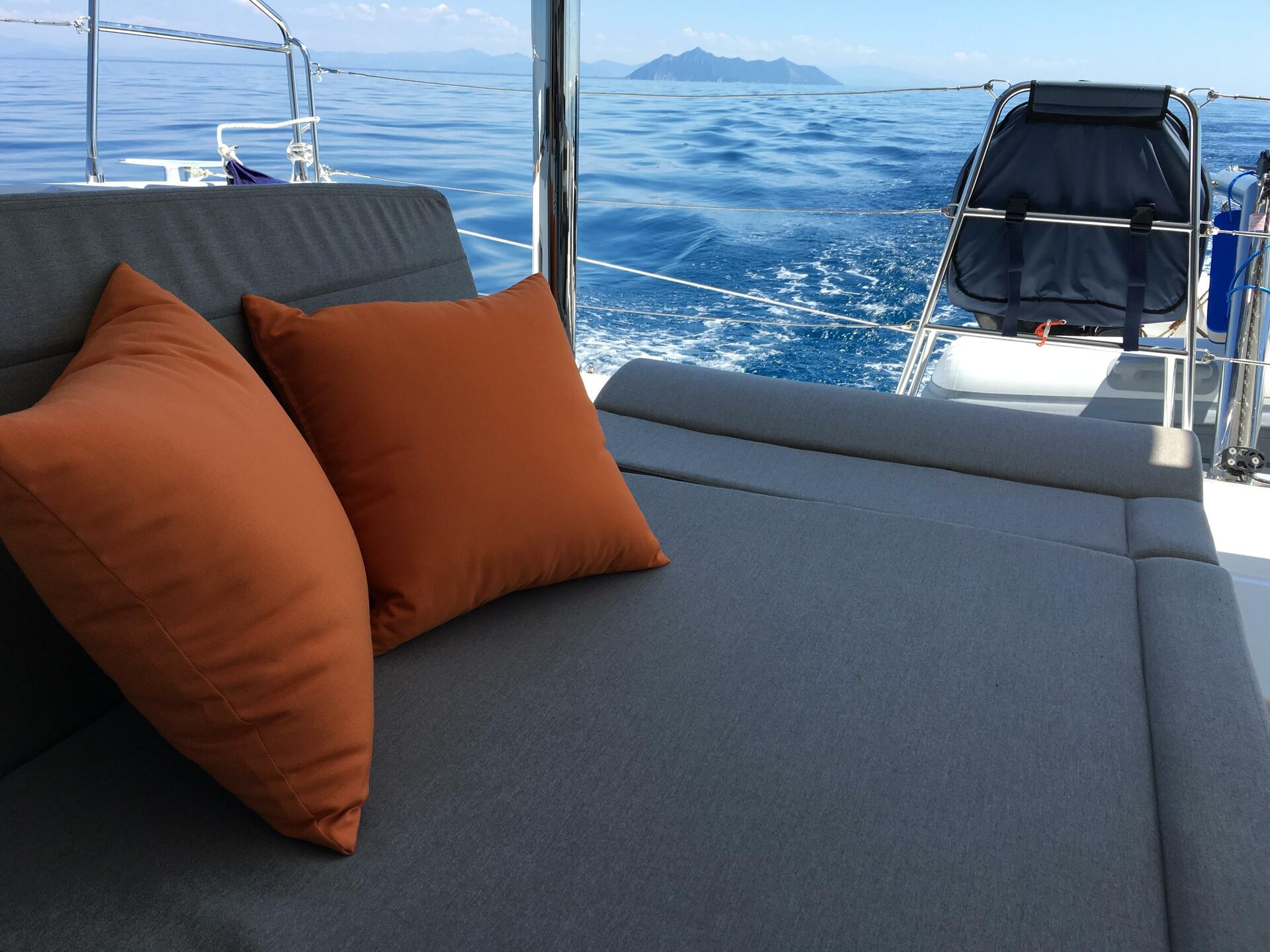 Lagoon 450 da Color Charter em Roma