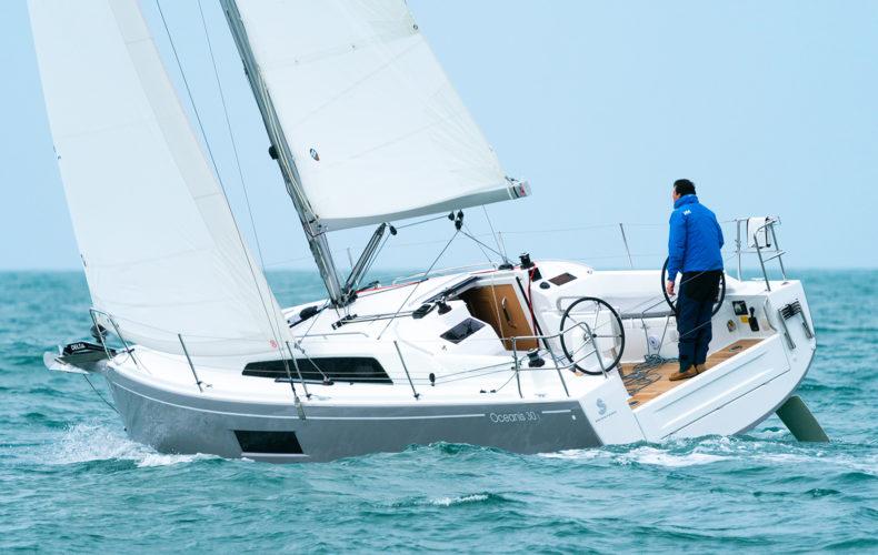Oceanis 30.1 von Five Seasons Yachting in Barcelona