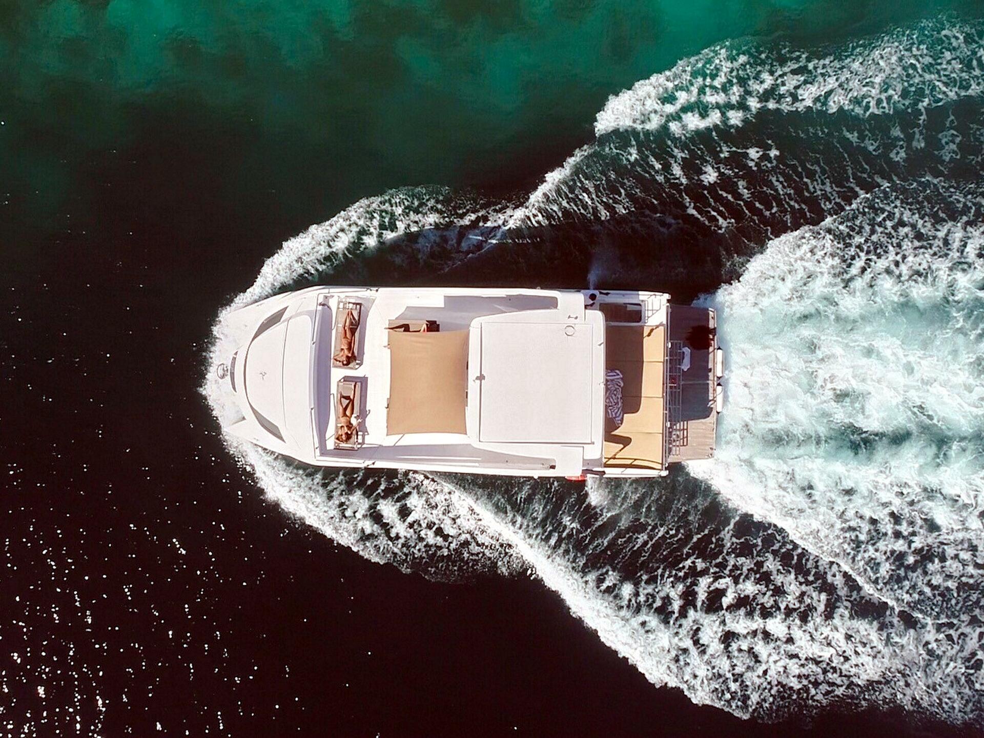 Power Catamaran della Yacht Maldives a Malé