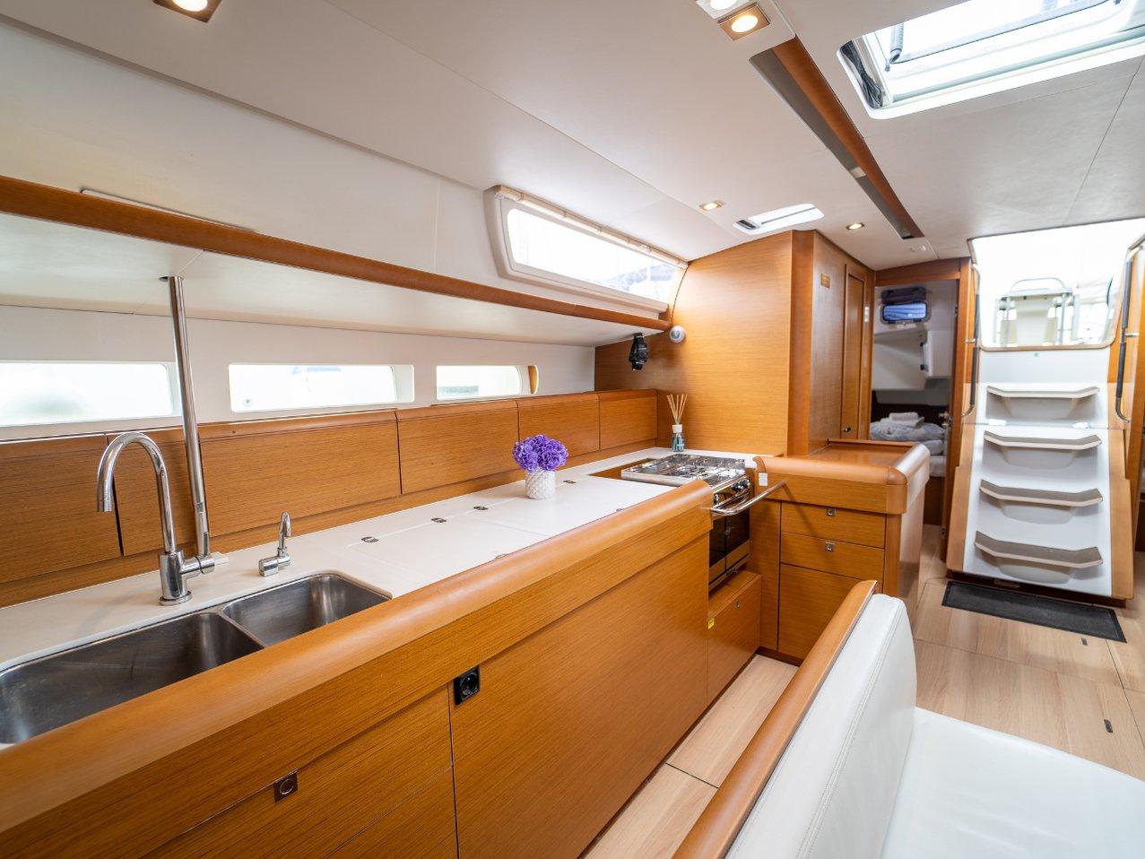 Sun Odyssey 519 av Sail Croatia Charter i Kaštela