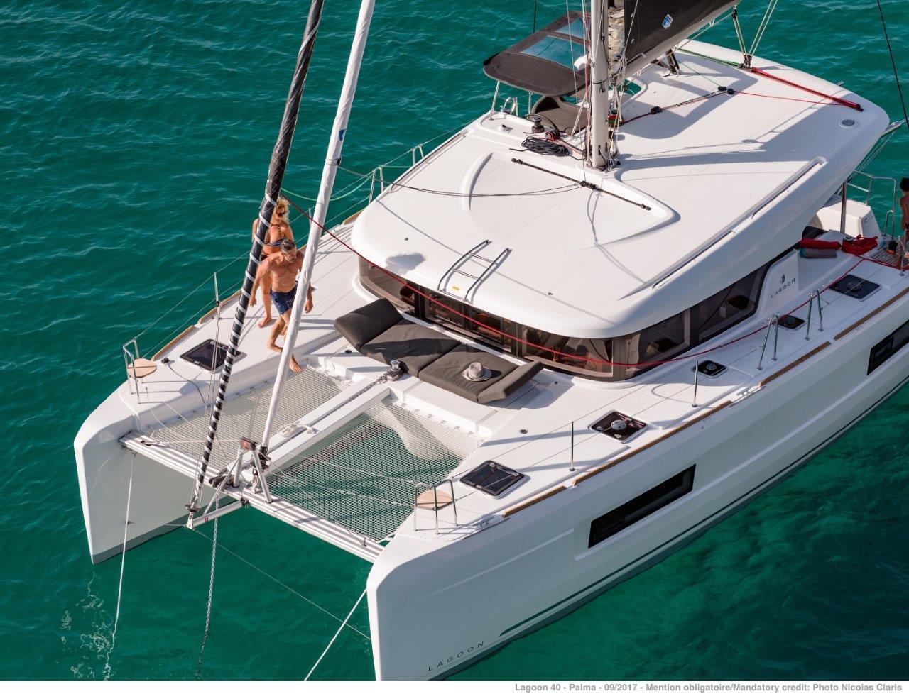 Lagoon 40 af Roses Sailing 