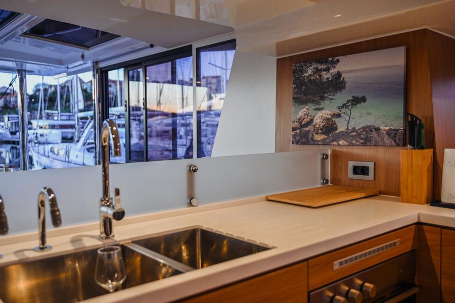 Bali 4.6 av Adria Boats i Šibenik