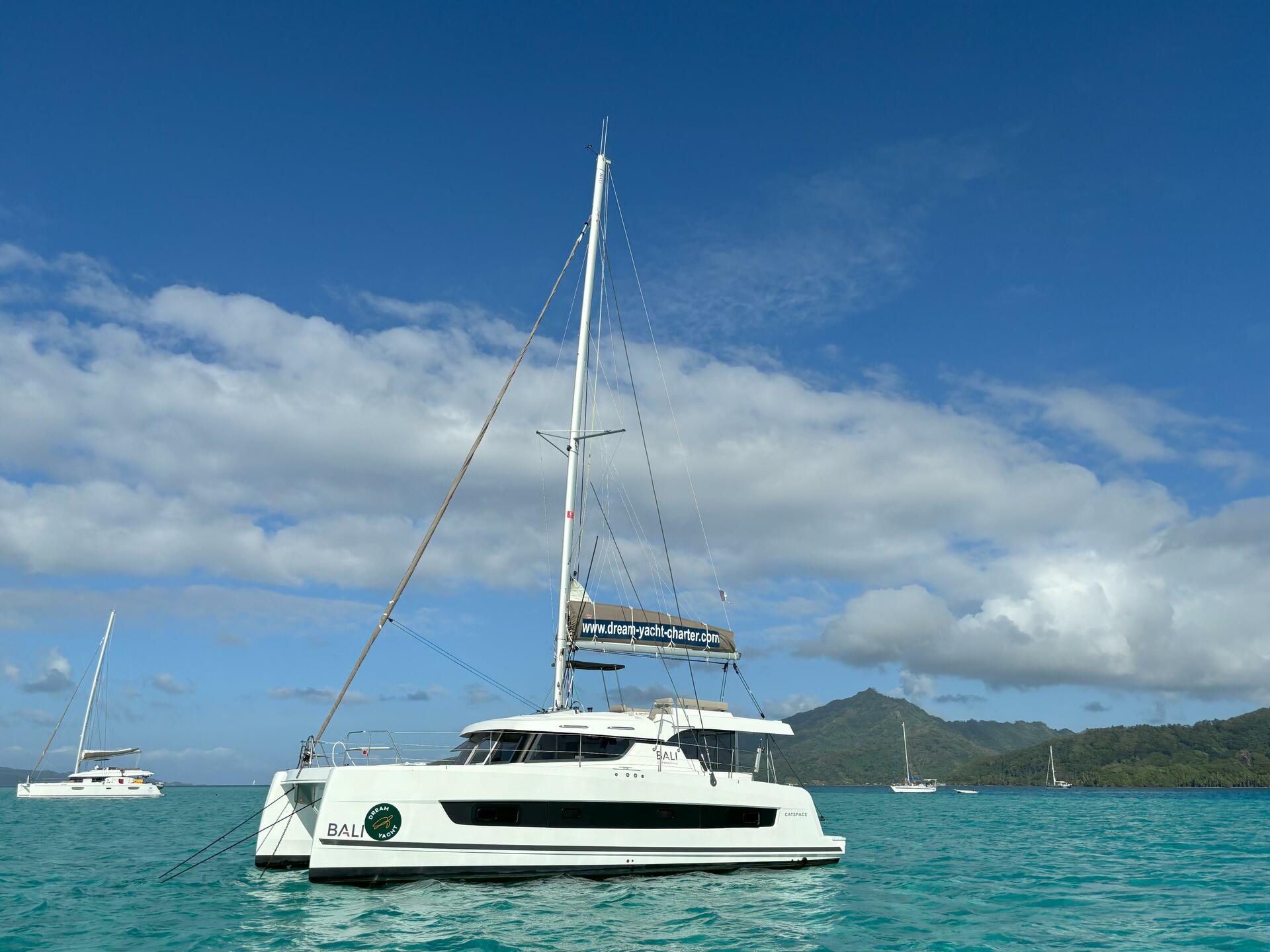 Bali Catspace de Dream Yacht Charter en Praslin