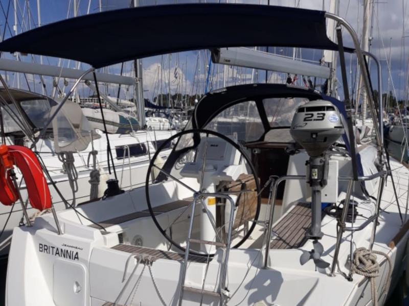 Sun Odyssey 33i av Omegasail i Gouvia