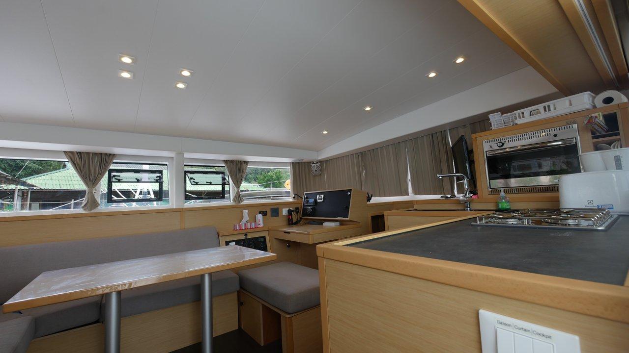 Lagoon 400 S2 af Island Spirit Charters i Phuket