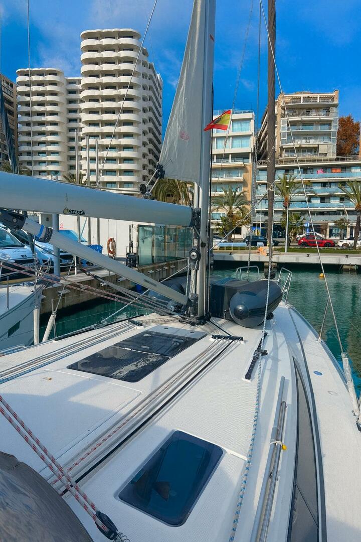 Bavaria 41 Cruiser yritykseltä My Yachtweek Palma de Mallorcassa