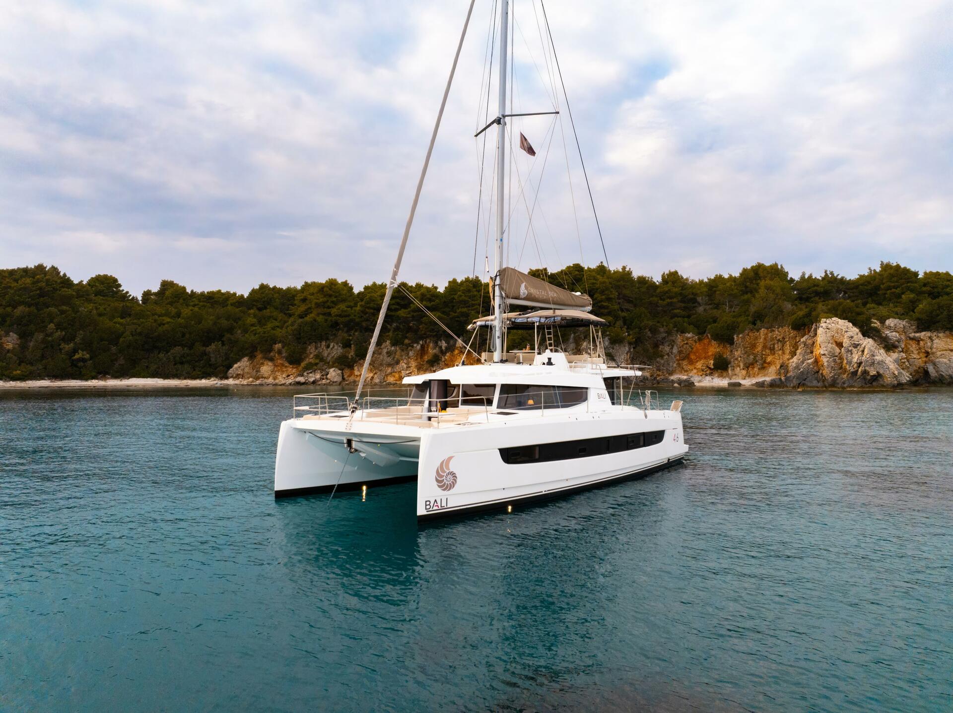 Bali 4.6 af Crystal Sea Yachting i Preveza