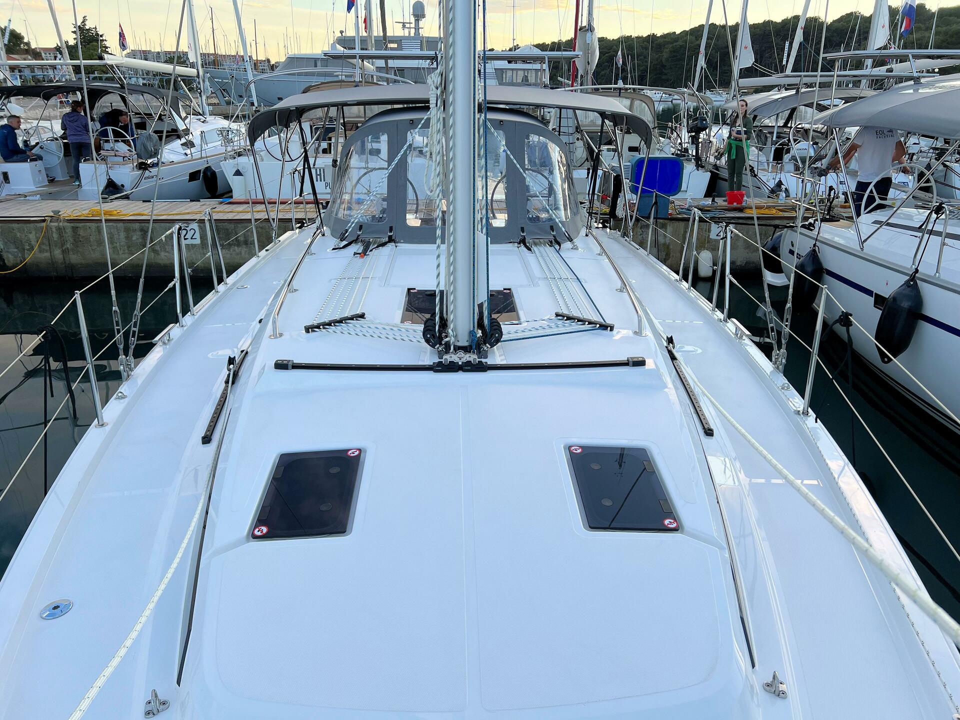 Bavaria C38 from Eol Yachting in Pula
