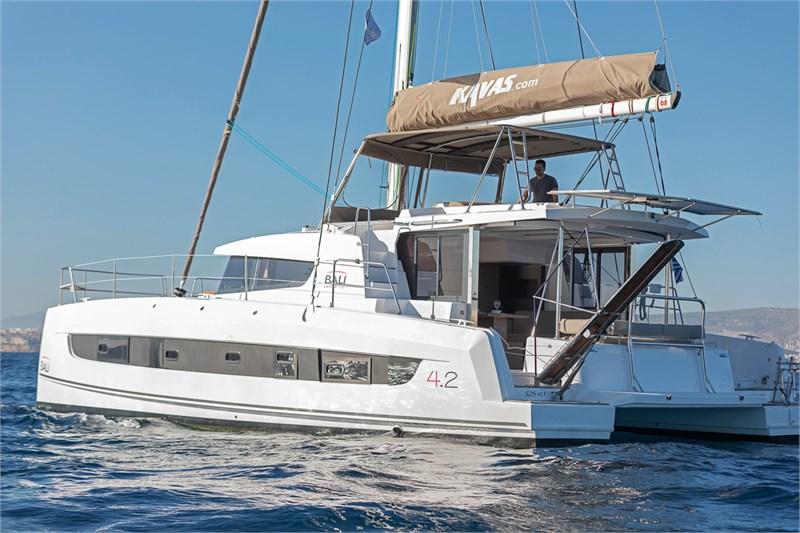 Bali 4.2 yritykseltä Kavas Yachting Prevezassa