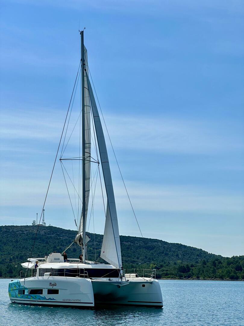 Dufour 48 Catamaran från Aquatoria Yachting i Pirovac