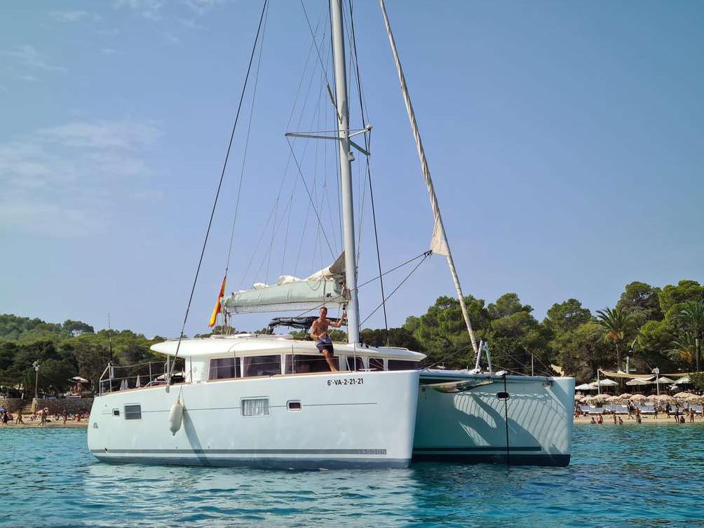 Lagoon 400 from Mia Catamaran in Valencia