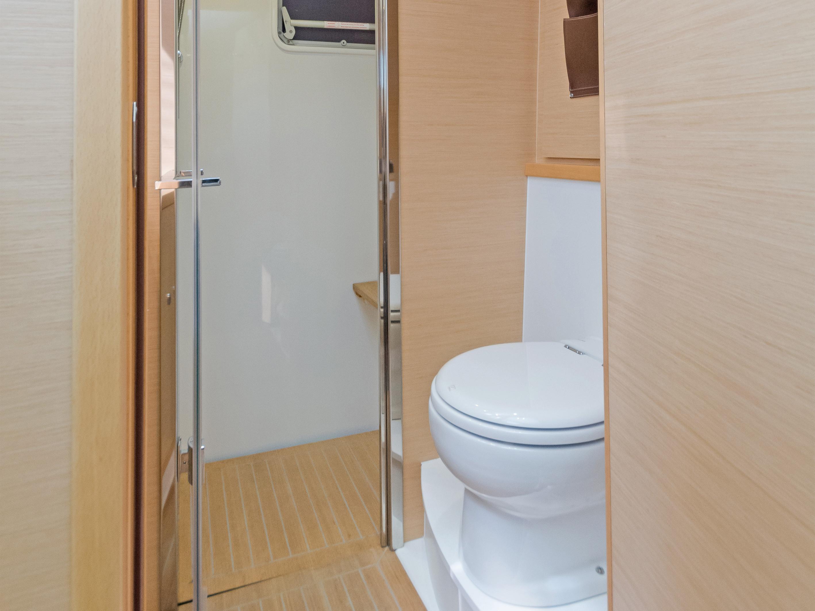 Lagoon 560 von Cool Change in Marina