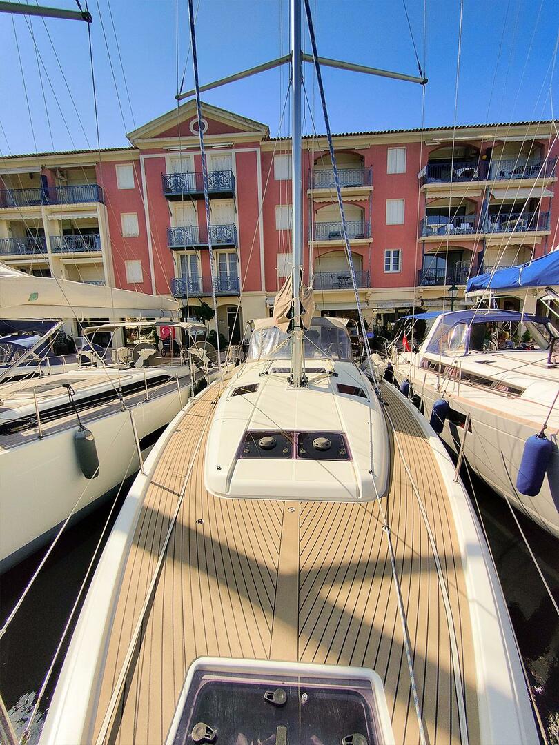 Sun Odyssey 440 van Major Boats in Grimaud