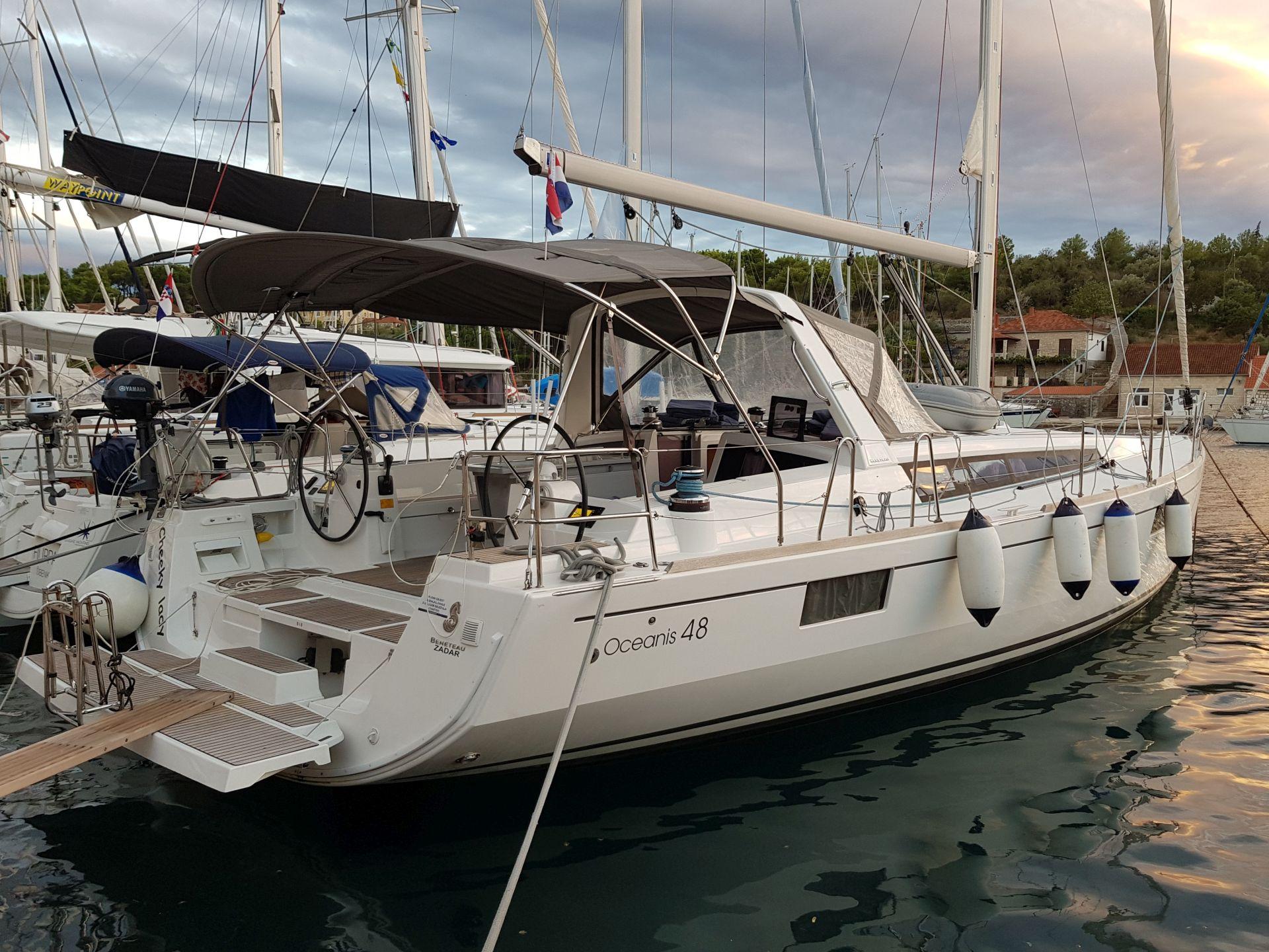 Oceanis 48 van Atoll Comfort Sailing in Punat