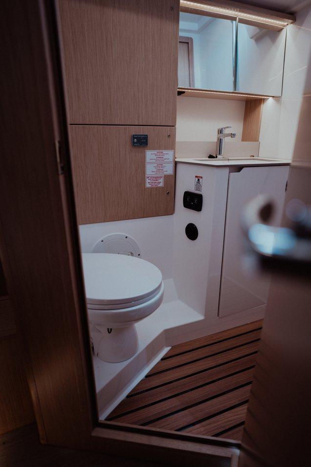 Bavaria C46 af Bayr Yachting i Pirovac