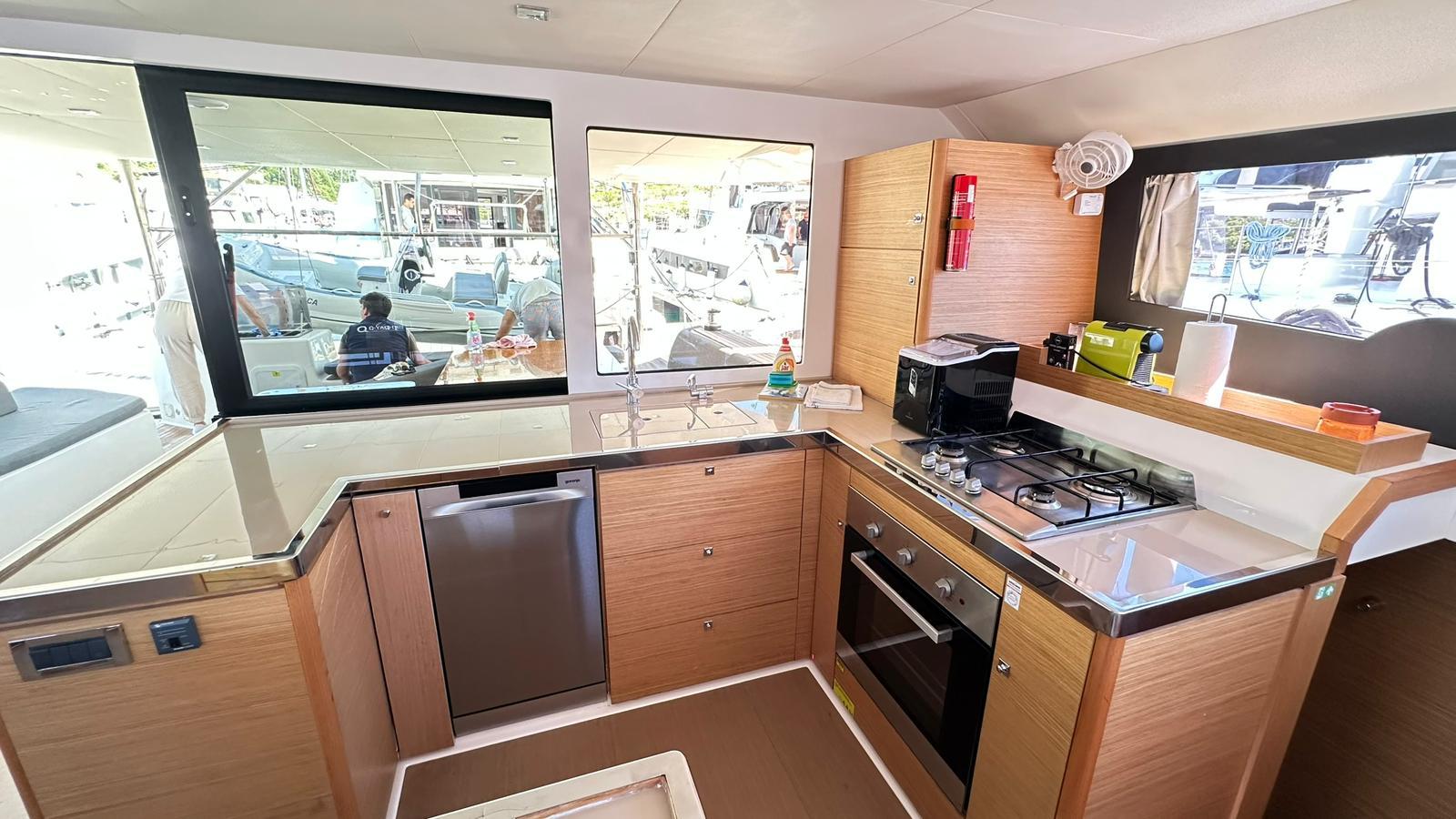 Dufour 48 Catamaran van Q-Yacht in Primošten