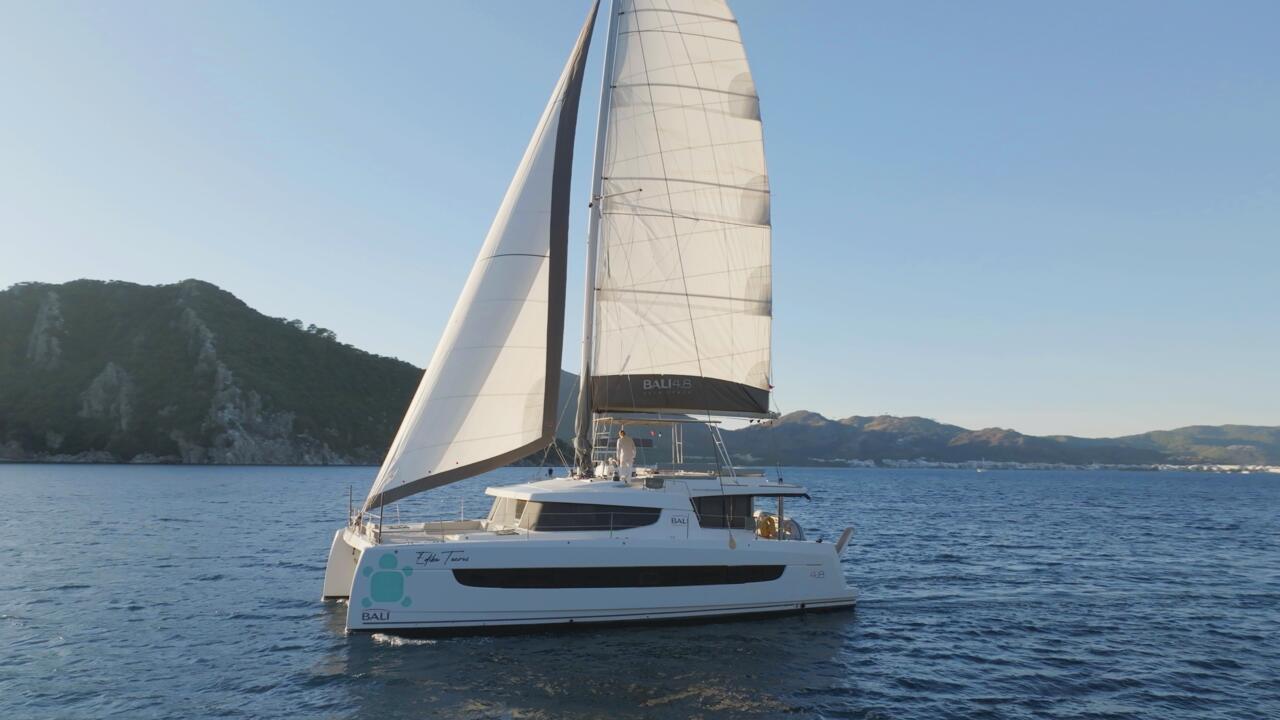 Bali 4.8 af Ediba Sailing i Marmaris