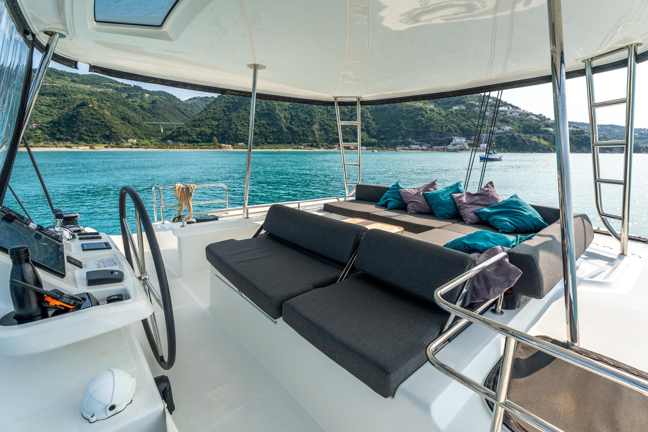 Lagoon 51 av Spartivento Yacht Charter i Olbia