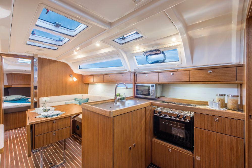 Bavaria 37 Cruiser av Pitter Yachtcharter - Nautic Alliance i Punat