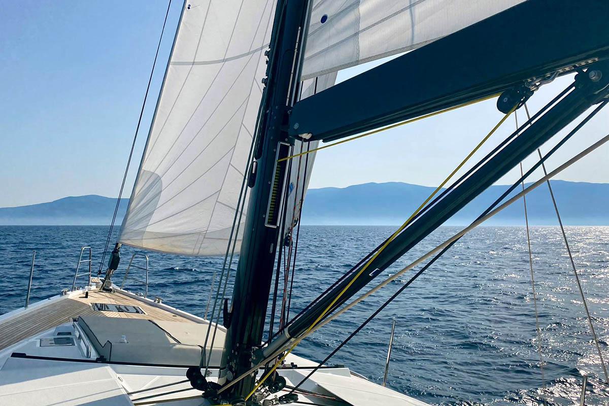 Oceanis 62 de Navigare Yachting en Atenas