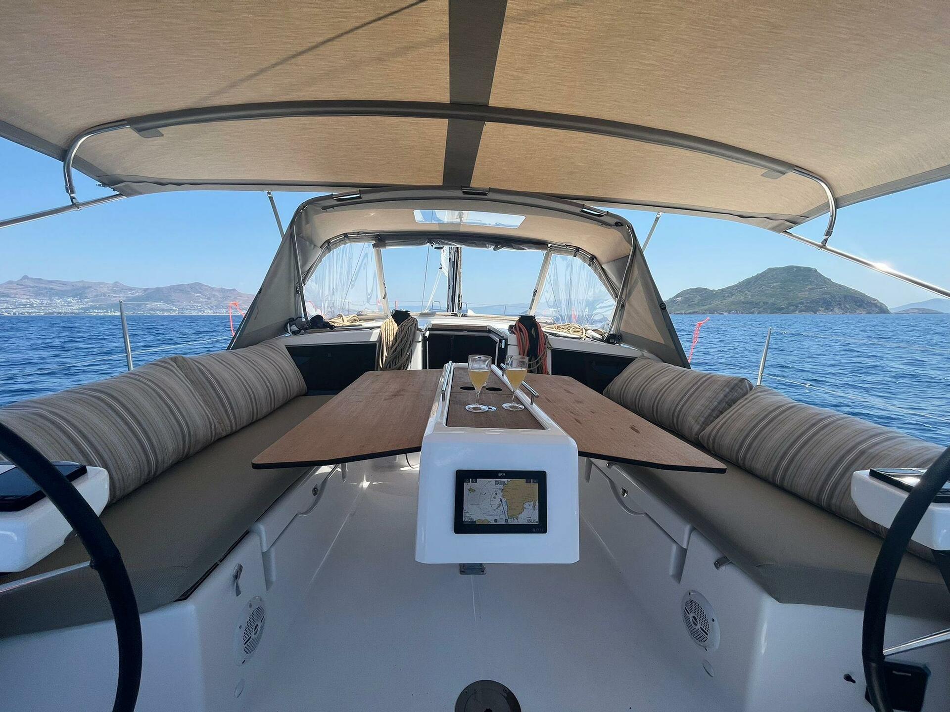 Dufour 430 Grand Large von Sailmax Sailing in Marmaris