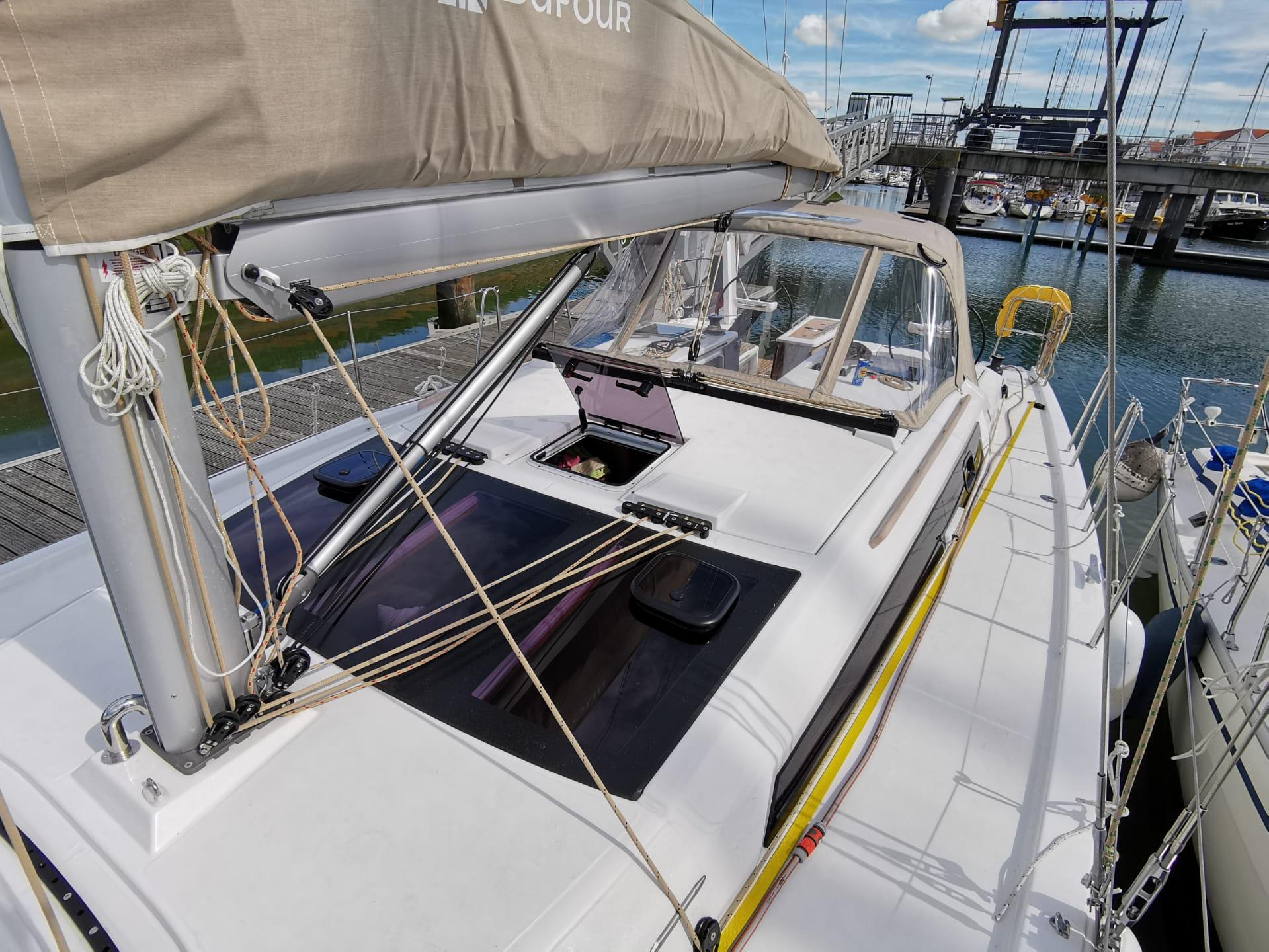 Dufour 390 Grand Large von Westsails Yacht Charter in Nieuwpoort