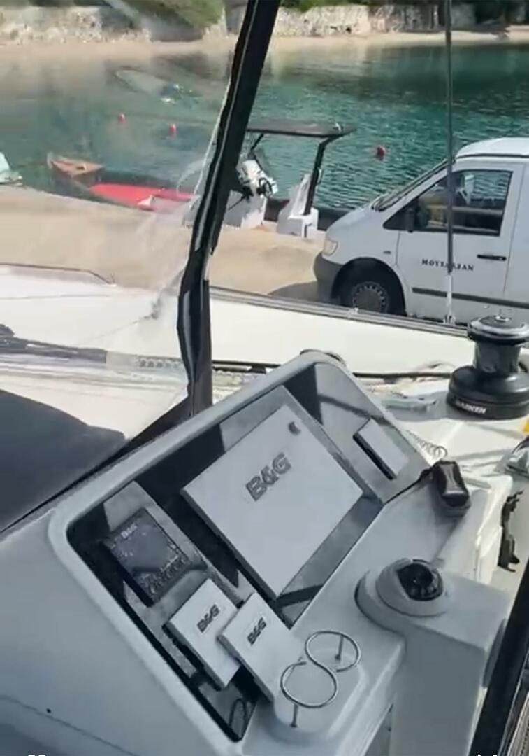 Lagoon 450 F af Cataexperience i Sant Antoni de Portmany