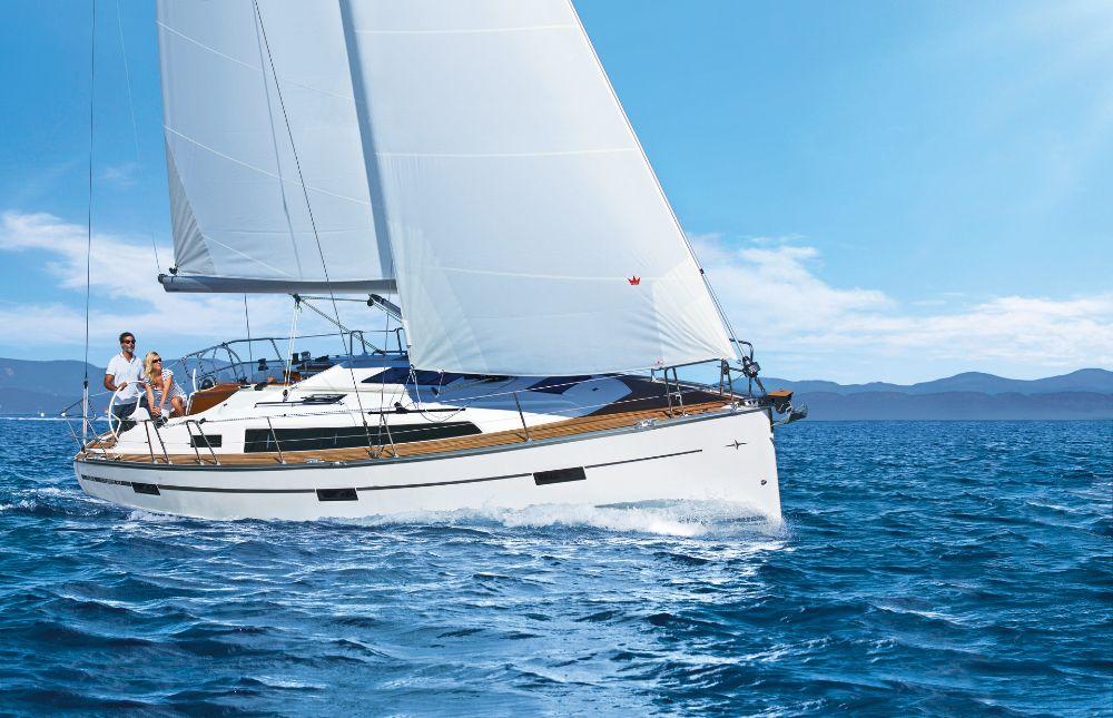 Bavaria 37 Cruiser av Ekvator Yachting i Šibenik