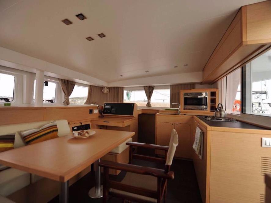 Lagoon 400 S2 from Vlamis Yachts in Athens