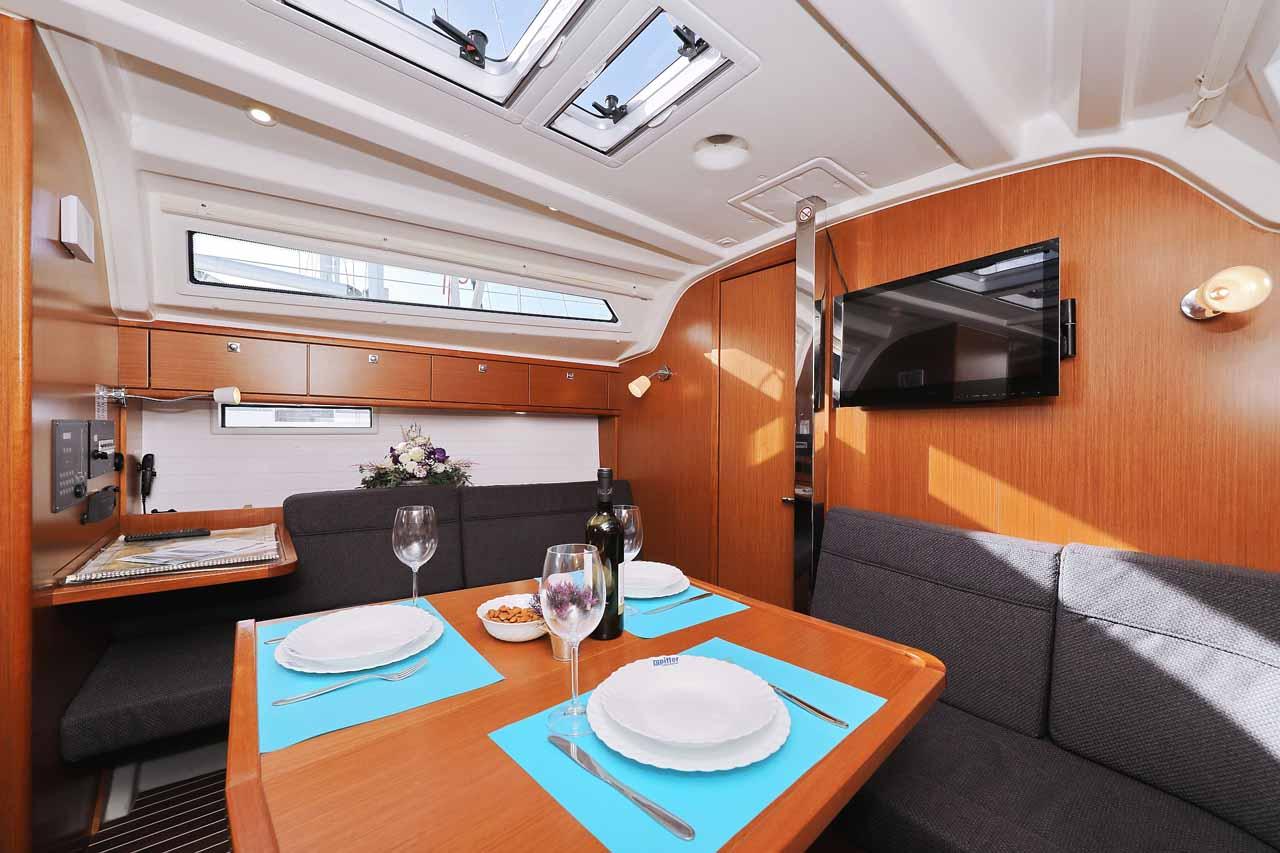 Bavaria 37 Cruiser da Pitter Yachtcharter - Nautic Alliance em Pula