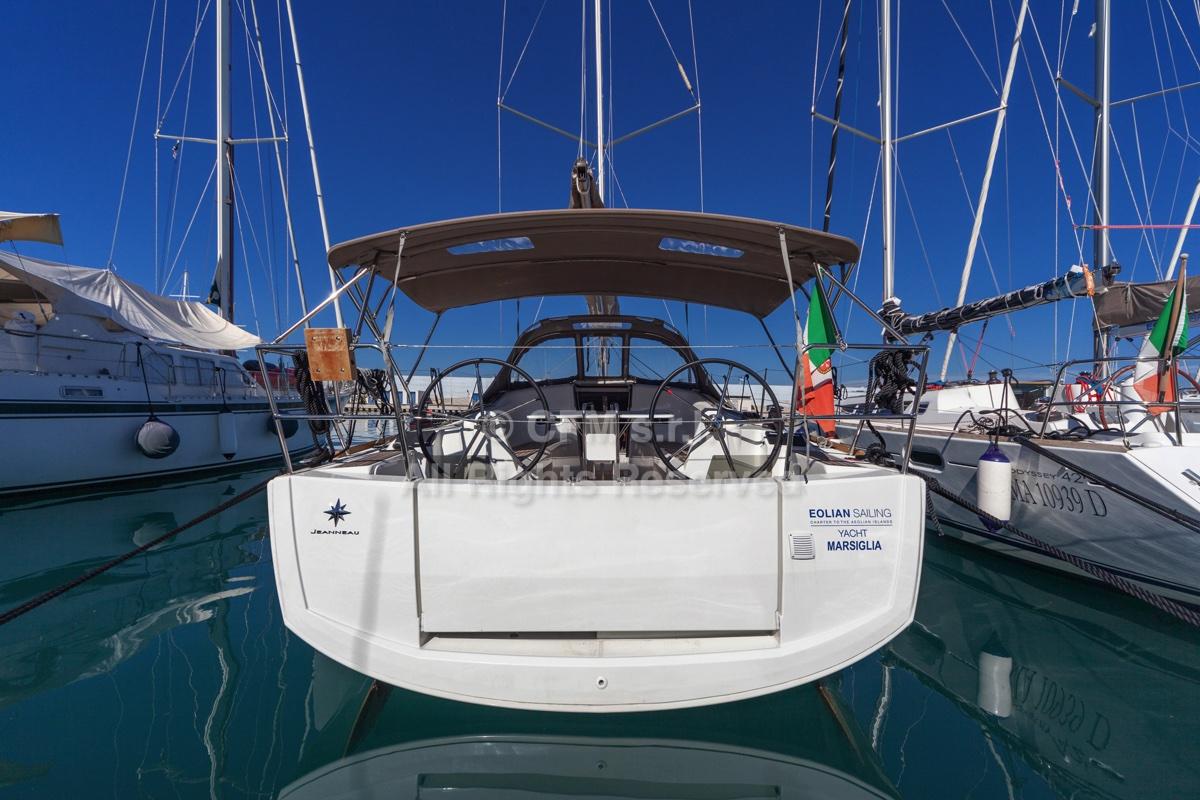 Sun Odyssey 349 van Eolian Sailing in Capo d’Orlando